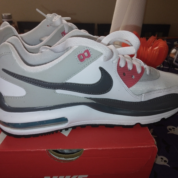 BOYS SHOES - Picture 2 of 4